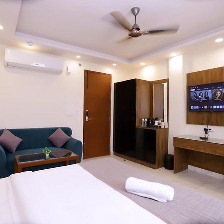 PK Budget Hotel Noida Eksteriør billede
