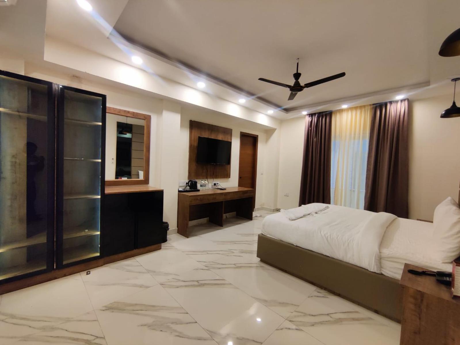 PK Budget Hotel Noida Eksteriør billede