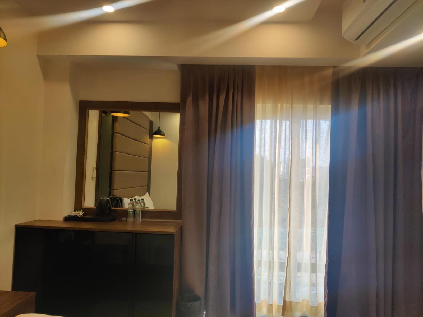 PK Budget Hotel Noida Eksteriør billede
