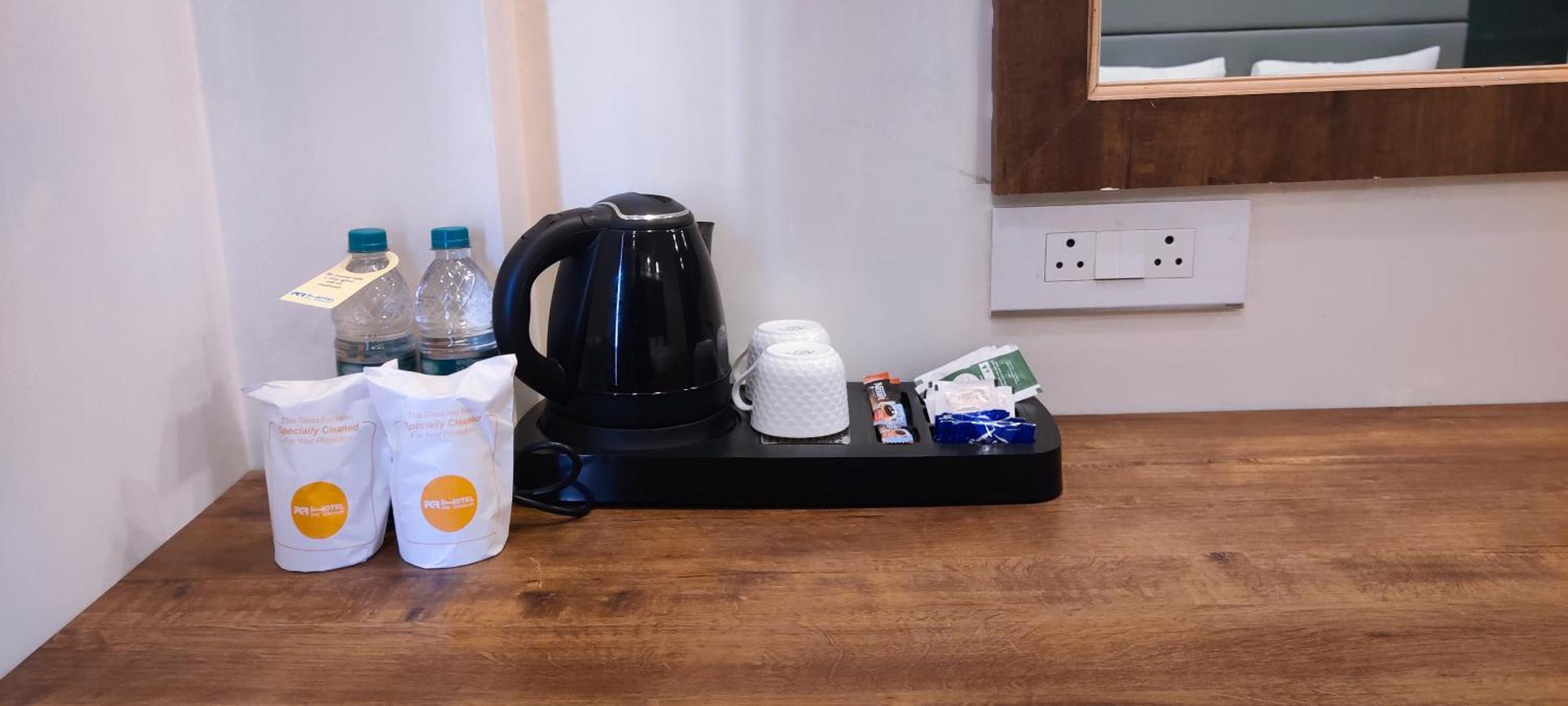 PK Budget Hotel Noida Eksteriør billede