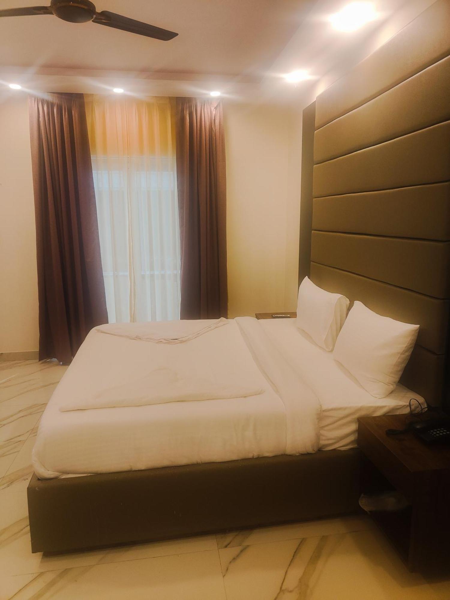 PK Budget Hotel Noida Eksteriør billede