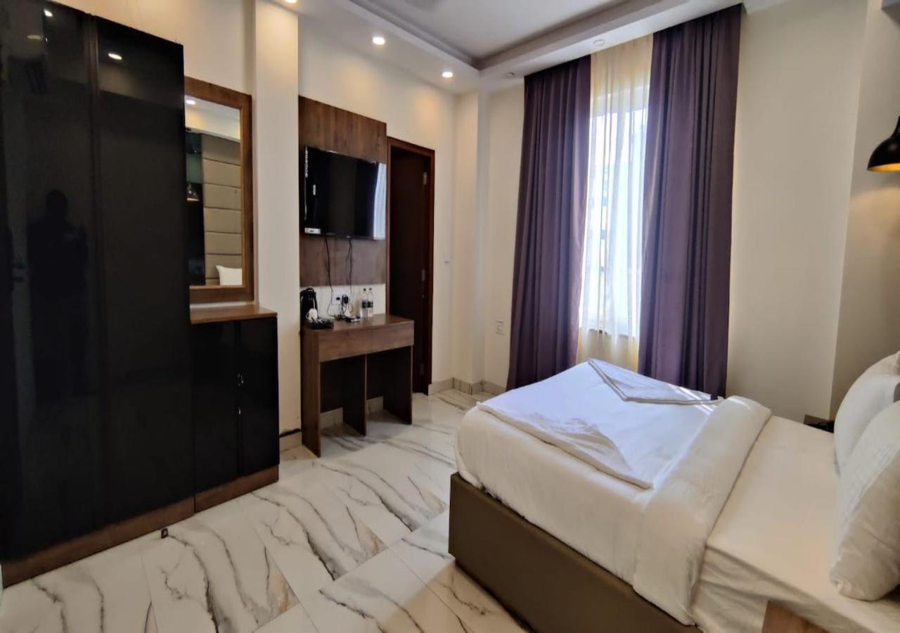 PK Budget Hotel Noida Eksteriør billede