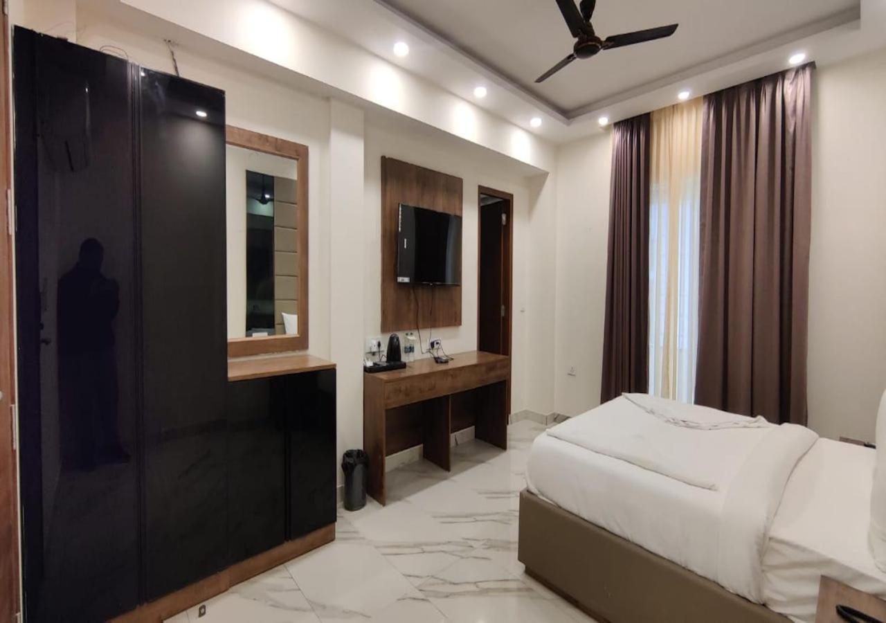 PK Budget Hotel Noida Eksteriør billede