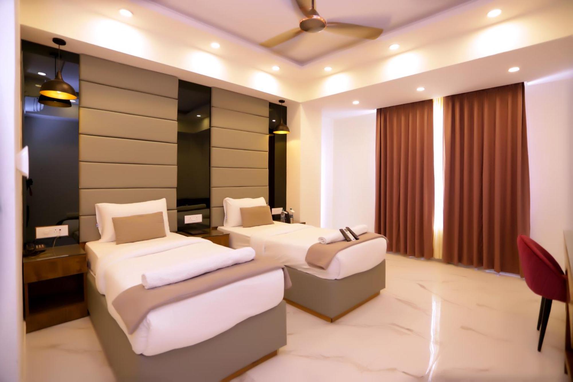 PK Budget Hotel Noida Eksteriør billede