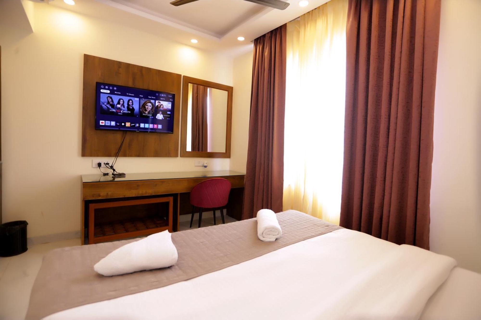PK Budget Hotel Noida Eksteriør billede