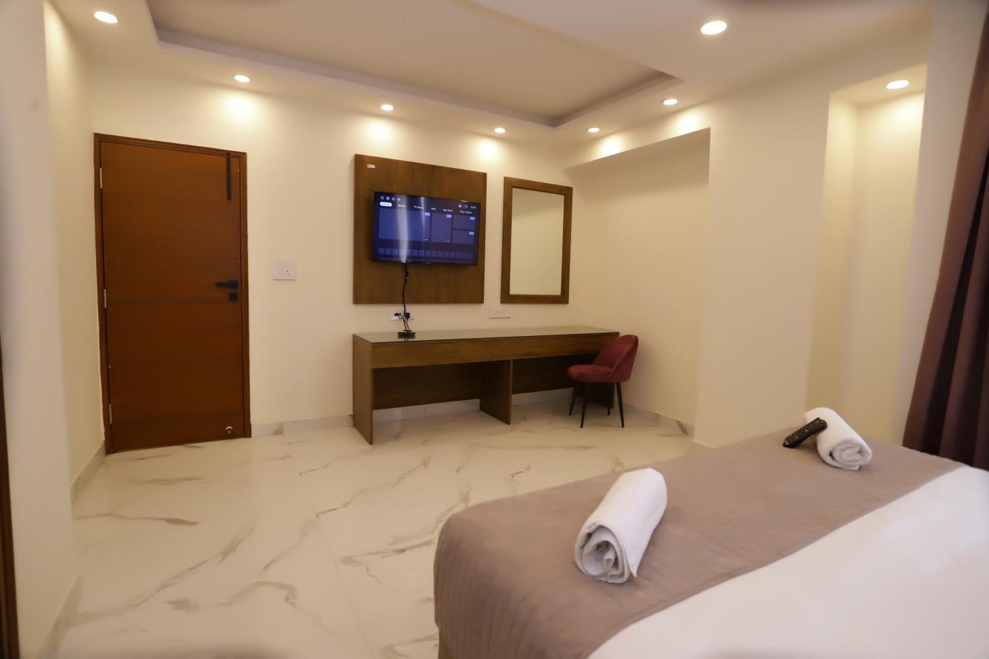PK Budget Hotel Noida Eksteriør billede